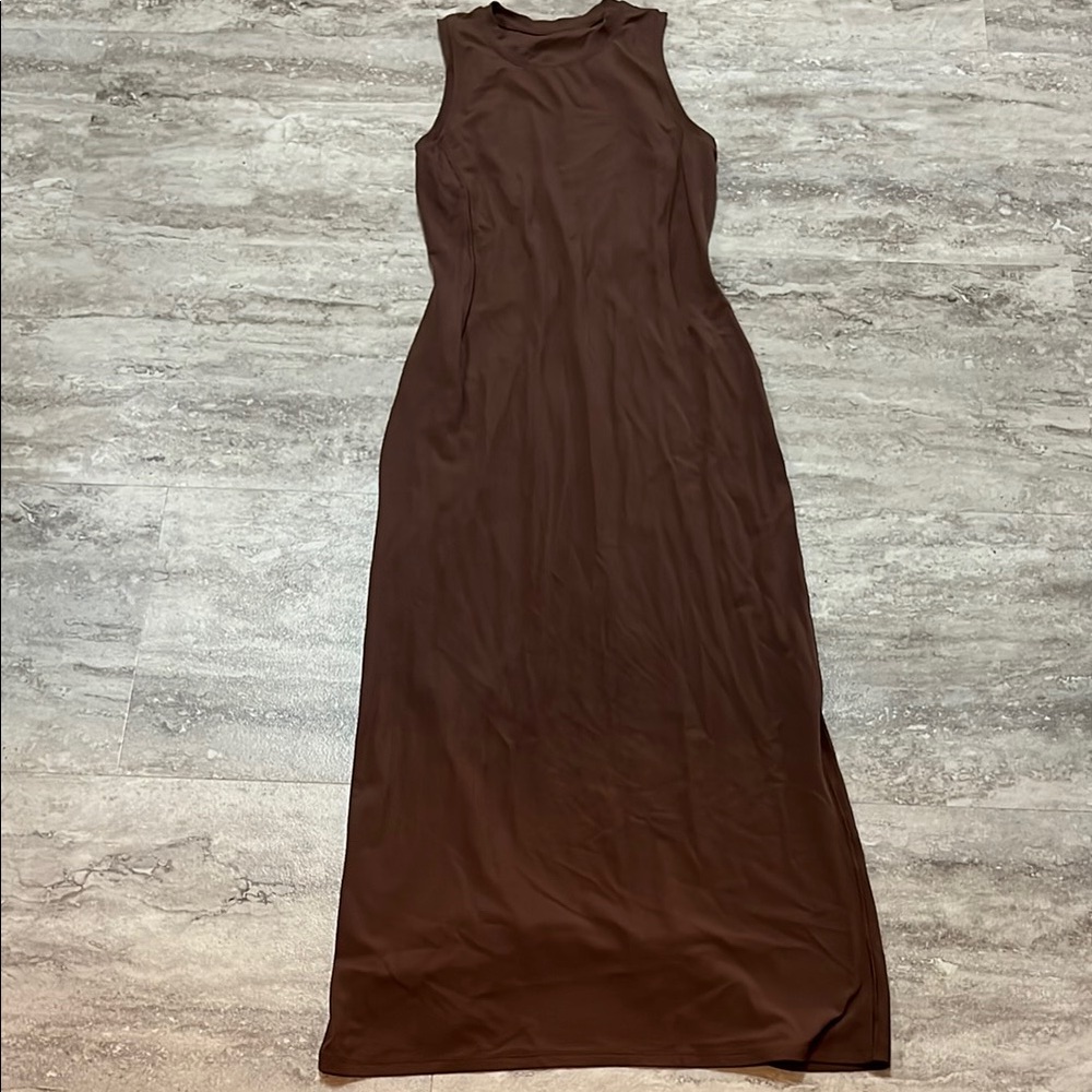 Lululemon Elegant Brown Sleeveless Maxi Dress size 6